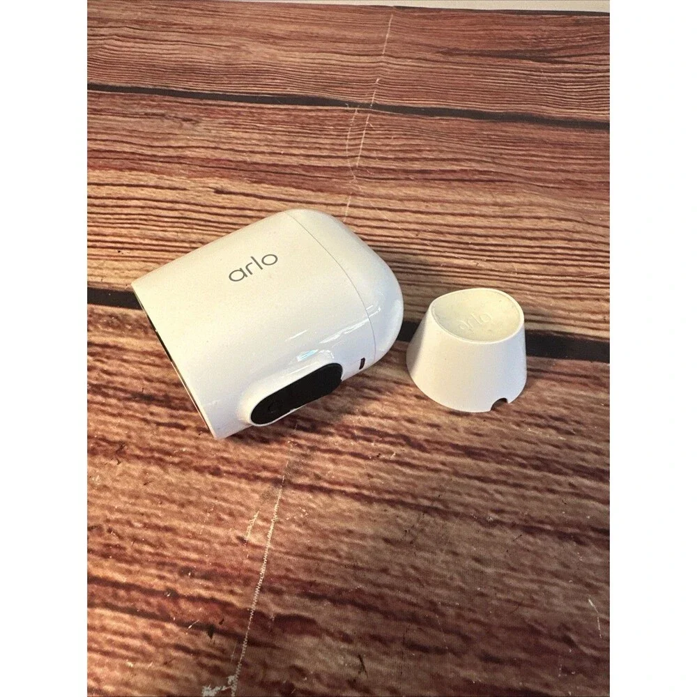 Netgear Arlo Essential VMC2030 Spotlight Wireless Indoor/Outdoor Camera White